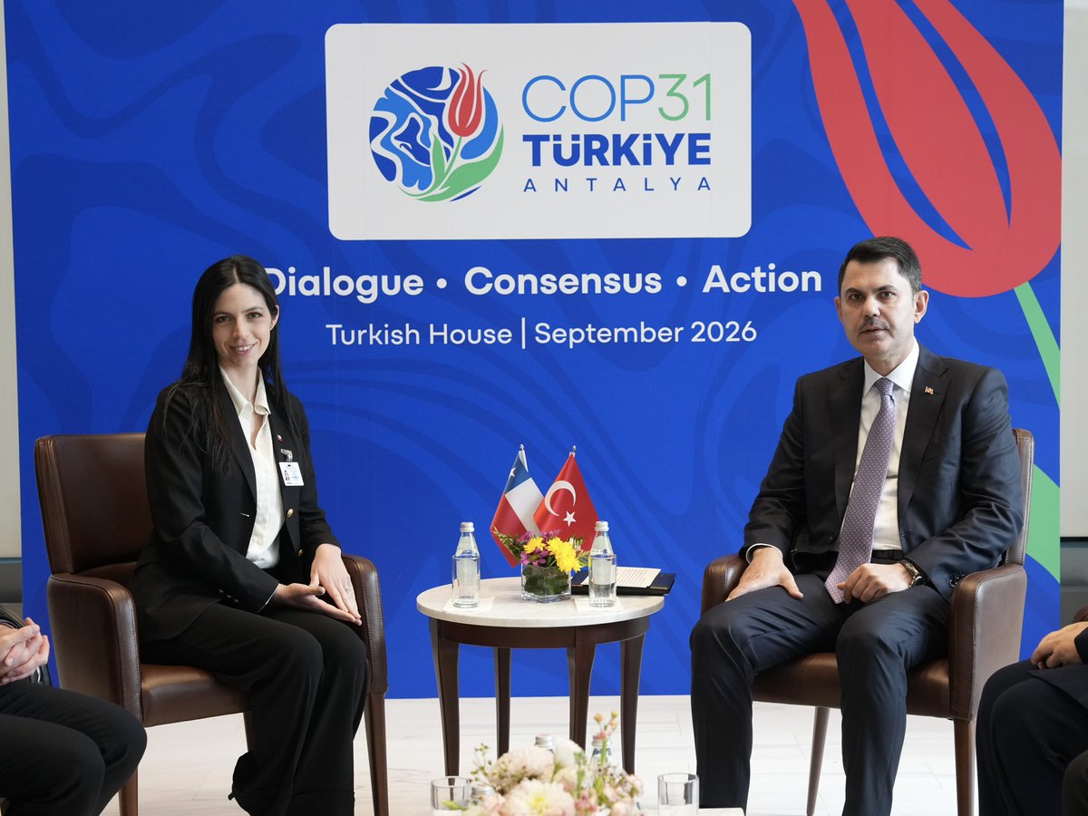 murat_kurum's tweet photo. Şili Cumhuriyeti Çevre Bakanı Sayın Francisca Toledo Echegaray ile bir araya geldik.

Görüşmemizde, yeşil dönüşümden temiz enerjiye, döngüsel ekonomiden okyanusların korunmasına kadar ortak çalışma alanlarımızı değerlendirdik, COP31 vizyonumuzu anlattık. 

COP31 sürecinde Şili’nin sahip olduğu tecrübenin küresel iklim eylemine önemli katkı sunacağına inanıyorum.

📍New York