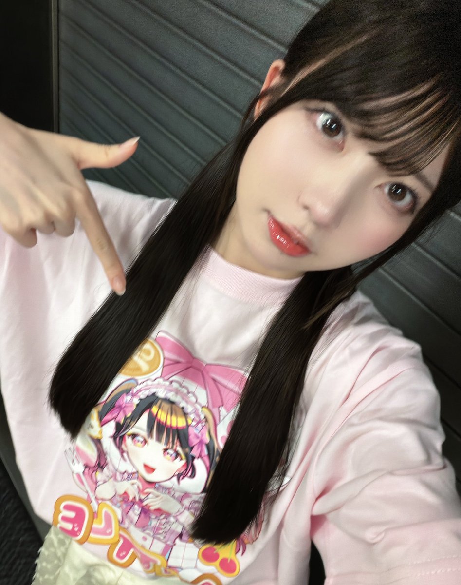 iMiN_aru's tweet photo. 本日、iON!さんの初Zeppツアー初日&amp;新体制お披露目ライブ『ON!VOYAGE!』を見学させていただきました！！！
iON!さん新体制おめでとうございます✨️🎉
そしてiON!候補生として共に励んだりとるちゃんに花束を渡させていただきました🩷🩷
(ALTへ) https://t.co/1mDjvjHyXn