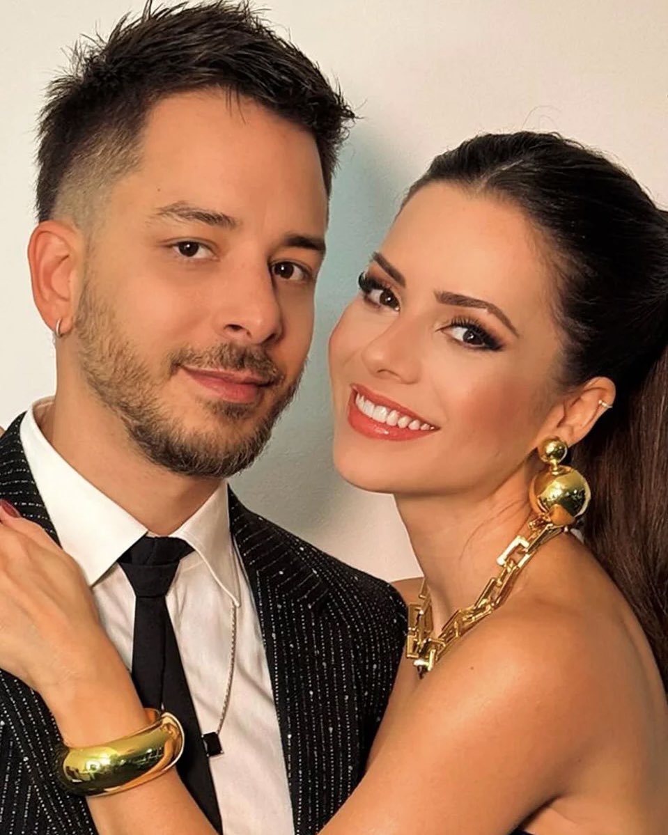 bchartsnet's tweet photo. 🚨🏟️ POP EMERGENCY! Sandy &amp; Junior fazem suspense em post conjunto no Instagram e prometem reencontro em São Paulo para 2027. https://t.co/tp8O9mqWBK