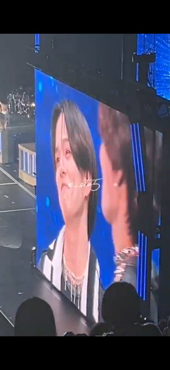 p1ann47's tweet photo. リブツ名古屋公演、年齢順に腹筋公開する流れができて、マンネたちは少し不安がってて……そこで朝光さんが公開したから余計不安になったマンネたちに

🤖俺で最後やからね、マンネたちは腹筋見せんでええからね。

と（私の記憶上）言ってて（т-т）
朝光さんの優しさがより伝わってきた忘れない公演。 https://t.co/lbpcxfjRQy