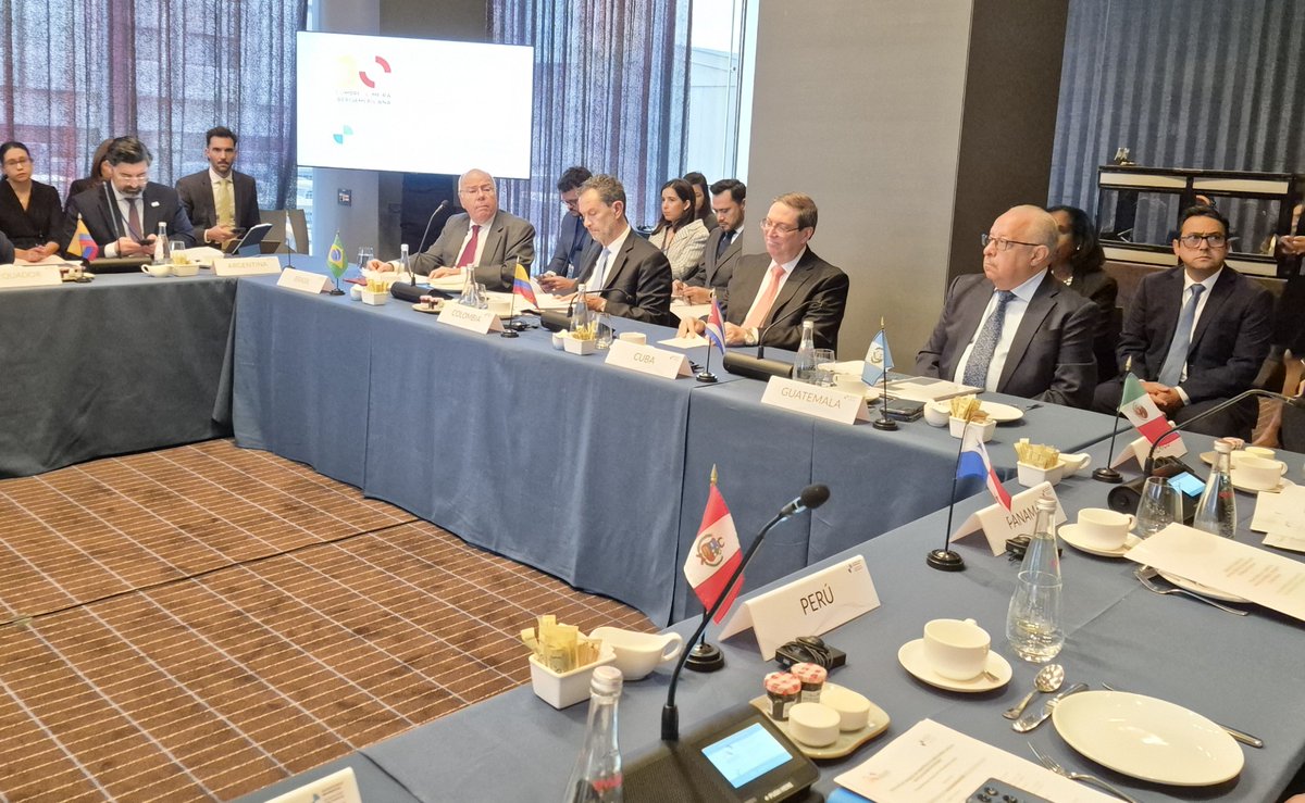 BrunoRguezP's tweet photo. Participé en Reunión de Cancilleres de la Conferencia Iberoamericana, en el marco del Segmento de Alto Nivel del 81 período de sesiones de #AGNU.

Resaltamos la confianza en que la XXX Cumbre Iberoamericana pueda desarrollarse en un ambiente de fraternidad, que considere los intereses de todos y las posiciones de consenso histórico de la Comunidad.
