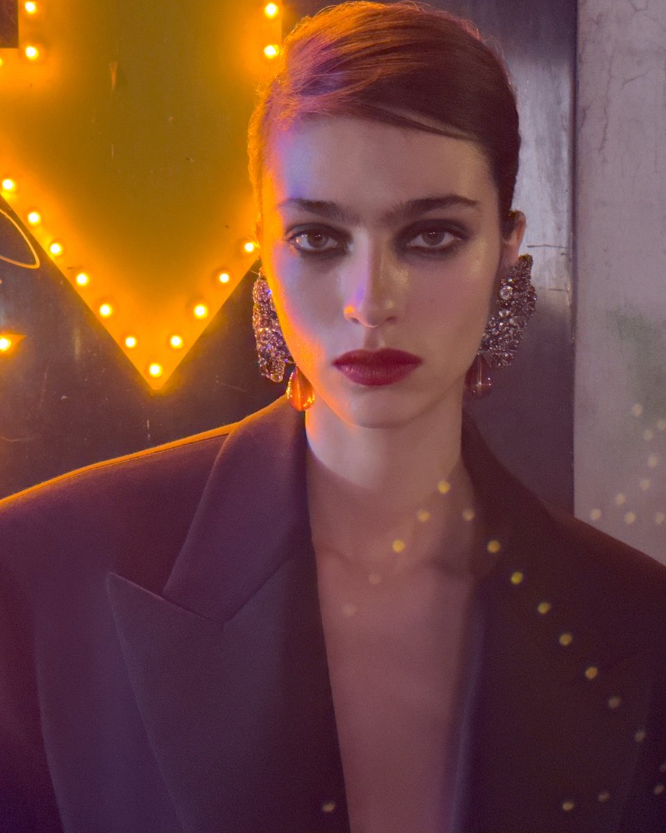 YSL's tweet photo. Winter 26
by Anthony Vaccarello

Loli Bahia, Anja Rubik, Yasmin Warsame, Laura Ponte &amp; Lina Zhang

Photographed by Juergen Teller

The Simone

#YSL #YvesSaintLaurent #SaintLaurent