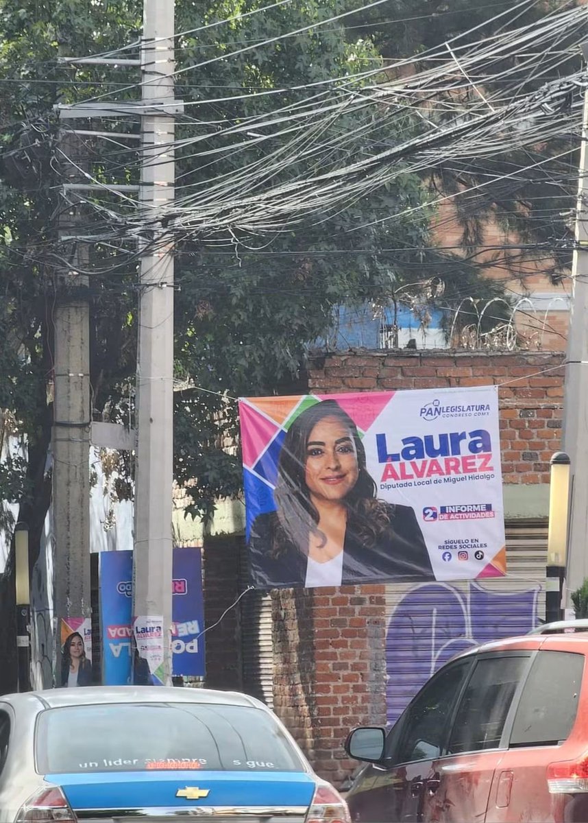MHdenuncia's tweet photo. Ya hay un rechazo generalizado a la basura propagandista de l@s politic@s como #AmericaJackson y #LadyDiurex @laualvarez_80 que han llenado de basura toda la alcaldia llegando incluso a poner en riesgo la integridad física y patrimonial de los ciudadanos   @IECM https://t.co/quwN5GgpFG