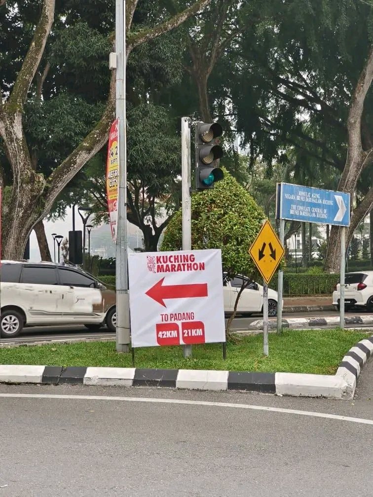 MarathonKuching's tweet photo. 𝗧𝗵𝗲 𝗱𝗶𝗿𝗲𝗰𝘁𝗶𝗼𝗻𝗮𝗹 𝘀𝗶𝗴𝗻𝗮𝗴𝗲 𝗳𝗼𝗿 𝗞𝘂𝗰𝗵𝗶𝗻𝗴 𝗠𝗮𝗿𝗮𝘁𝗵𝗼𝗻 𝟮𝟬𝟮𝟲 https://t.co/frLXnzeure