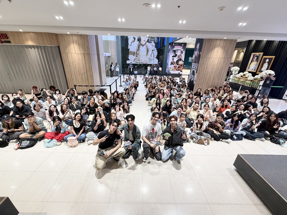 UnluckyBaeTH's tweet photo. ขอบคุณทุกคนที่มาหาพวกเราทั้ง 4 คน มากๆ นะครับ สนุกมากเลย แล้วมาเจอกันอีกบ่อยๆ นะครับ! 😘🫶🏻
คืนนี้ดู #UnluckyBaeEP8 จบแล้ว ขอให้ไม่ฝันร้ายคับ!

“จุดจีบสายมู Unlucky Bae” 🔮✨ ทุกวันพฤหัสบดี เวลา 20:30 น. ทางช่อง GMM25  และรับชมย้อนหลังที่แรกทาง Netflix เวลา 21:30 น.
#UnluckyBae
#GMMTV
@ThamTupthong @nattapatmac_ @napat_un @stampPanachkorn
