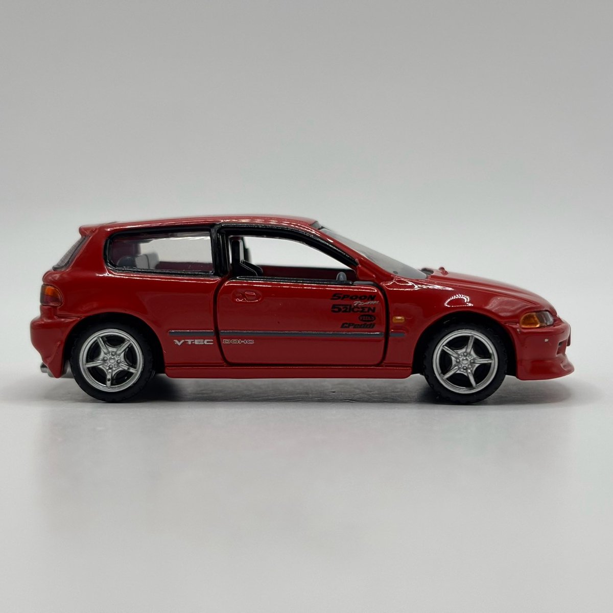 tomica103ca's tweet photo. #トミカ #トミカプレミアム #新発売 #新商品 #unlimited #頭文字D #EG6
9月19日 新発売🌈
トミカプレミアムunlimited
頭文字D ホンダ シビック SiR-II (EG6) (庄司 慎吾) https://t.co/Hj89UsS374