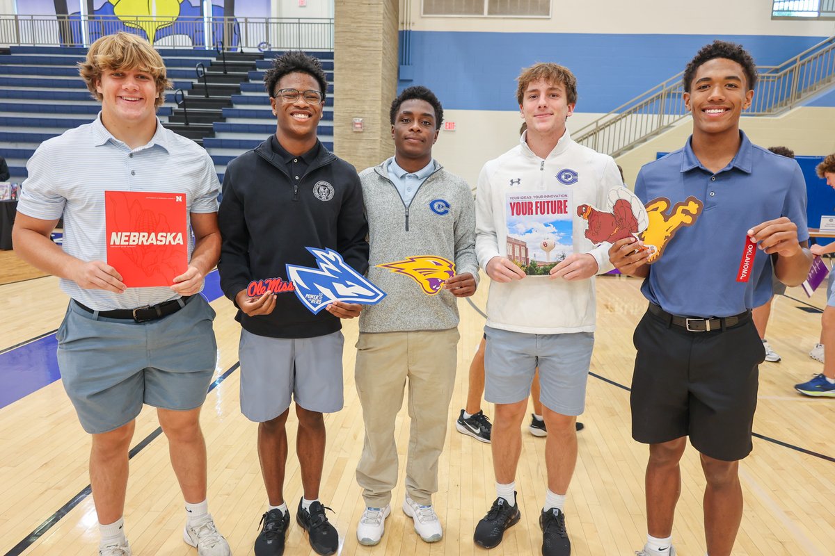 gocreightonprep's tweet photo. We're grateful to have hosted a successful college fair last week! Speaking of college, check out our recent Class of 2026! 🎉

🎓 88% received at least one scholarship
🎓 27% received a full tuition scholarship
🎓 $29.5M in scholarships

Ready for more? https://t.co/V5xQUiueqj https://t.co/OAqrxHnINr