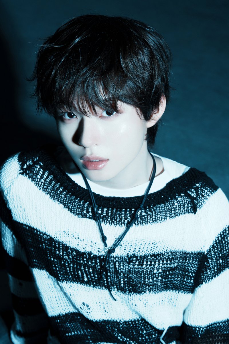 kickflip_jype's tweet photo. 미완성 MV Photo 🌌⭐

KickFlip The 5th Mini Album "KICK OFF THE WALL Pt. 1"
2026.10.06 6PM (KST) Release!

Pre-save &amp; Pre-add : https://t.co/I7T5LNBRJF 

#KickFlip #킥플립
#KICKOFFTHEWALL_Pt1 
#미완성 #Puzzle_Piece https://t.co/9oVNKSJeYn
