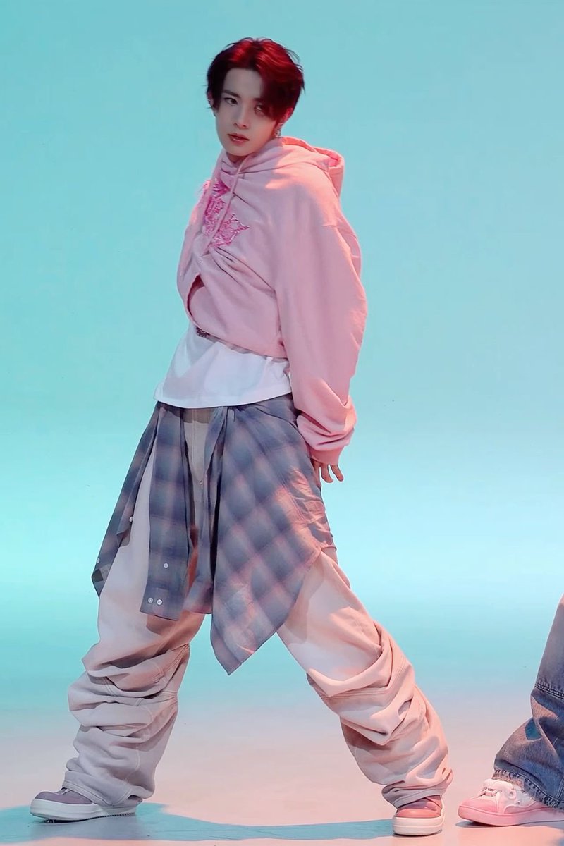heeinorbit's tweet photo. for twilight promo i really hope we get stage outfits with similar vibes to this. the more boyish casual vibes mixed with the soft pinks would really play into the fun upbeat energy of the song https://t.co/wzAijsd2he