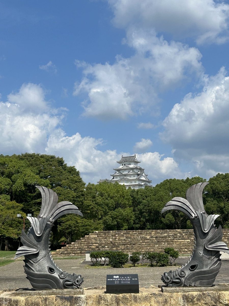 st_ch_it_2013's tweet photo. はじめて降り立ったかも。
インバウンドの団体さんの脇をすり抜けるように
観光。 https://t.co/L9KnplrNi2