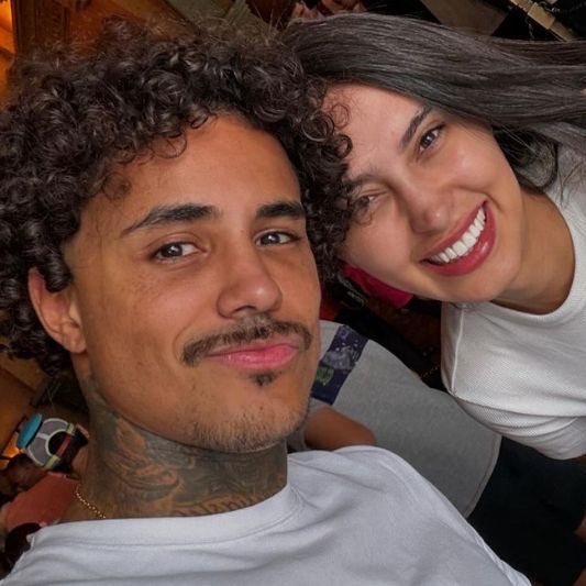 PortalBabados's tweet photo. 🚨Mc Livinho sobre reconciliação com Byanca, sua ex-esposa: "Hoje nós não nos encontramos no mesmo endereço, mas no mesmo sentimento, no amor e no respeito. O cantor afirmou que os dois estão namorando novamente e brincou: "Hoje em dia a pista tá bem salgada." ❤️ https://t.co/mqXQeIJ0Ge