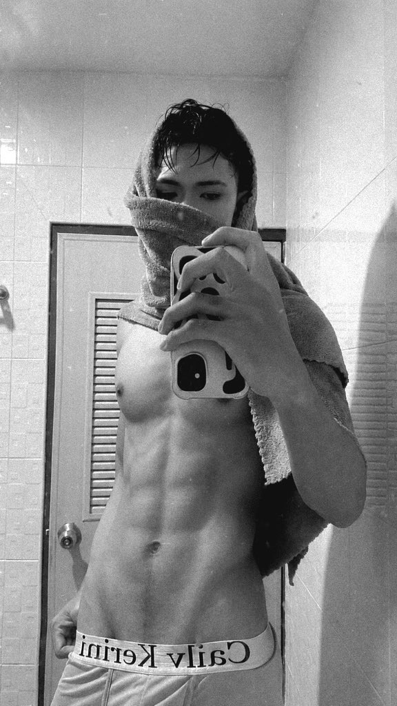 Fi_lm07's tweet photo. 149.โชว์หน้า หุ่น จู๋ ไม่เบลอ / 1 คริปโชว์คาชุดนิสิต จำกัดคนซื้อ! ตัวจริงนายนันทศักดิ์ คำโอครับ แต่ถ้า ไปกดรายงานช่อง @Josz_07 จะลดเหลือคริปละ 99. ทันที พร้อมแคปหลักฐาน เพราะผมโดนแฮ็กรหัสอยากให้ปิดมัน https://t.co/QZINGCVkGS