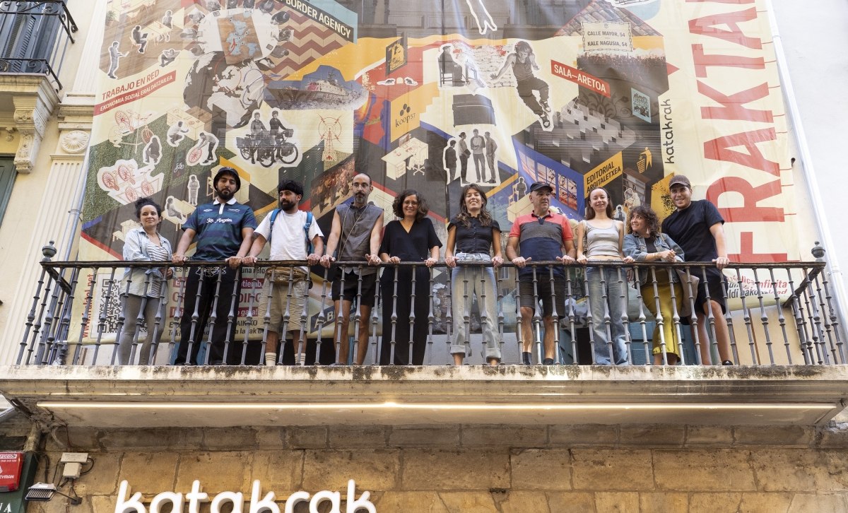fundacomunes's tweet photo. Nuestrxs compañerxs de @katakrak54 lanzan FRAKTAL, un centro social habitado por proyectos autogestionados tan potentes como Negu Gorriak/Derecho a techo o la Agencia europea contra las fronteras.

Para hacerlo posible entre todxs han organizado este CF  https://t.co/do23eDz0Ox https://t.co/no1YPnrDGQ