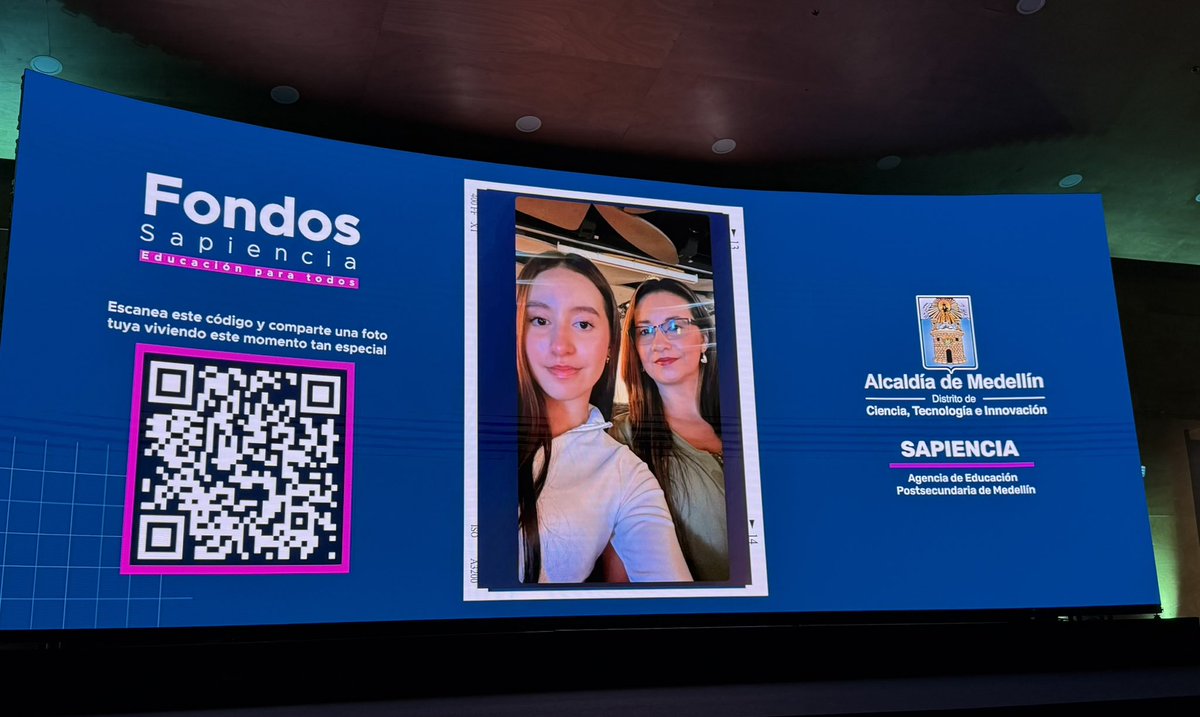 andresaguirrem's tweet photo. Hacer parte de la Junta de @SapienciaMed es todo un honor y una responsabilidad. Gracias por la confianza @FicoGutierrez Aquí en el evento de entrega de las becas. https://t.co/Xttkwlxn3G