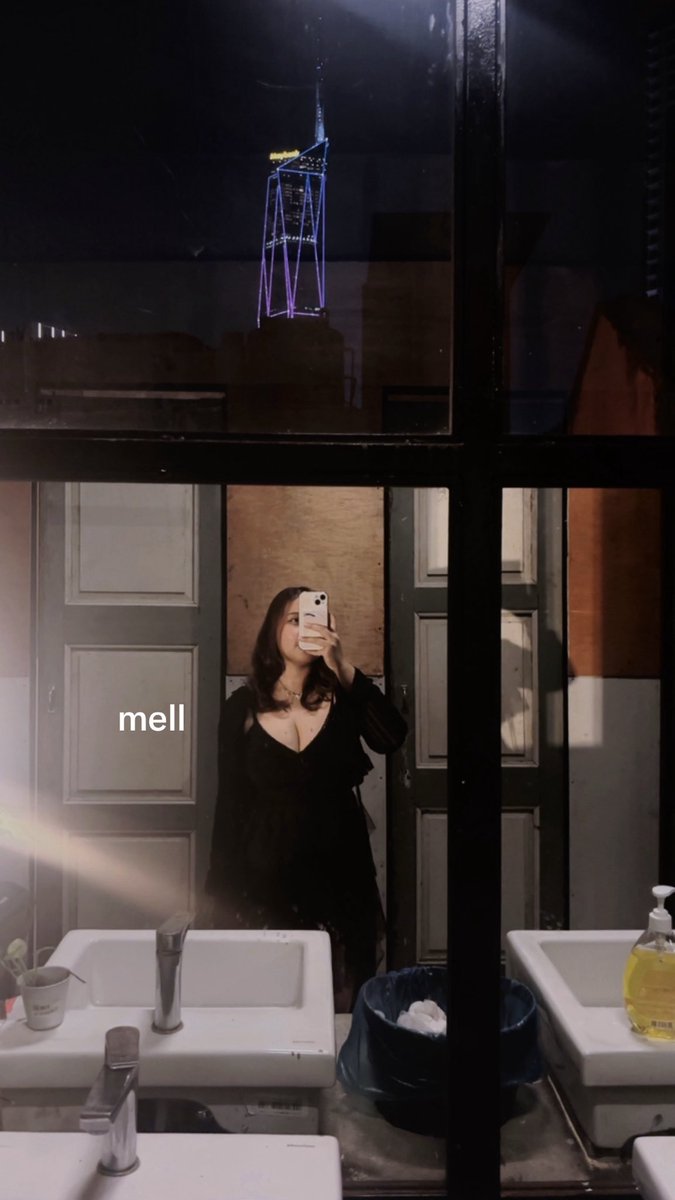 mell4ya's tweet photo. 🖤 https://t.co/BgEmgMIa9S