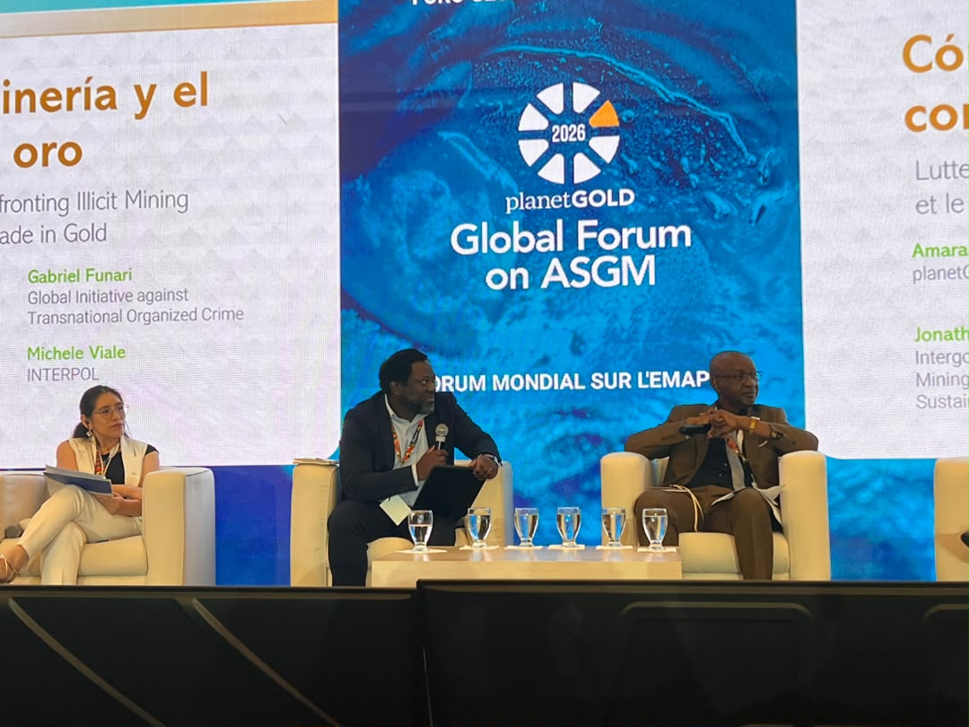 planetGOLDMali's tweet photo. 🇲🇱 Partage d'expérience au #planetGOLDGlobalForum! 
Au Panama🇵🇦, M. Amara Keita, Coordinateur de #planetGOLDMali, a porté la voix du Mali lors du panel sur l’exploitation minière &amp; le commerce illicite de l’or.
Traçabilité, formalisation &amp; pratiques responsables au💛des échanges. https://t.co/3zUCPNs3xI