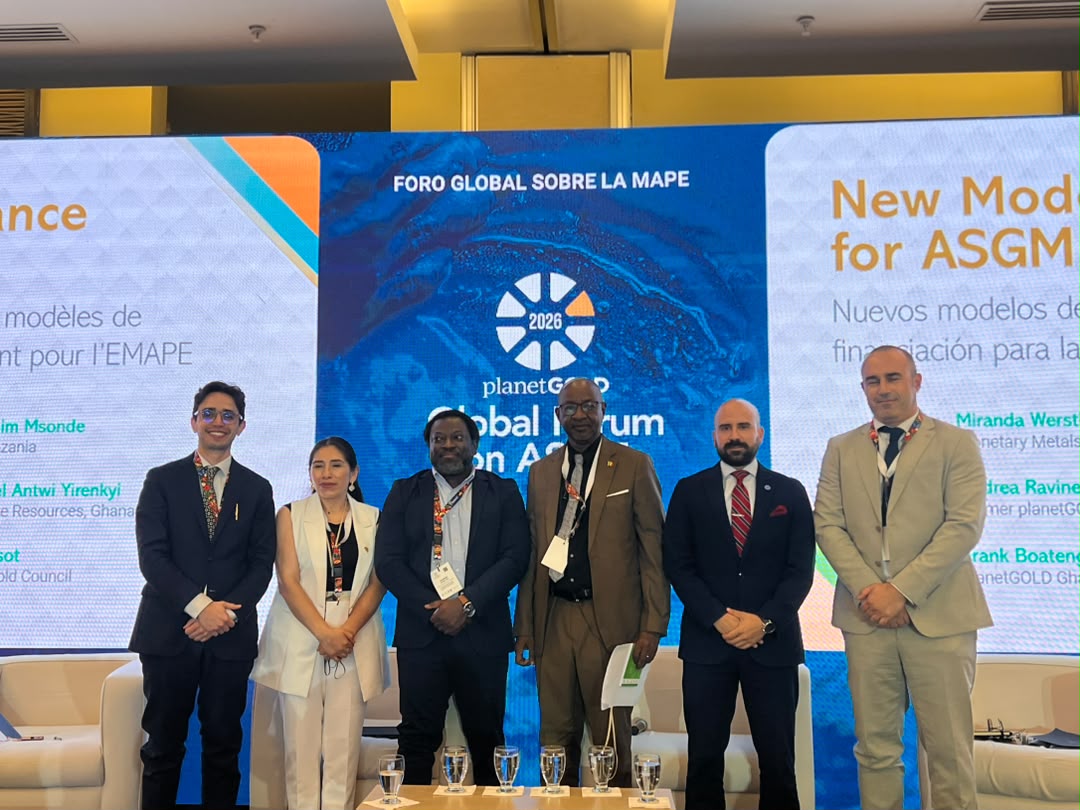 planetGOLDMali's tweet photo. 🇲🇱 Partage d'expérience au #planetGOLDGlobalForum! 
Au Panama🇵🇦, M. Amara Keita, Coordinateur de #planetGOLDMali, a porté la voix du Mali lors du panel sur l’exploitation minière &amp; le commerce illicite de l’or.
Traçabilité, formalisation &amp; pratiques responsables au💛des échanges. https://t.co/3zUCPNs3xI