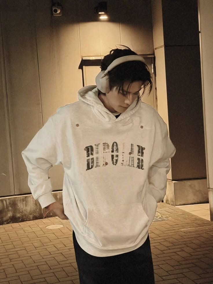 permheadphones_'s tweet photo. #PondPhuwin AU 

PPW are LYKN fans—Pond stans Hong, while Phuwin stans Nut. They’re always arguing, fighting, and defending their biases like it’s a full-time job.
But there’s ONE thing they agree on:
They both don't like the NutHong's ship thing https://t.co/c2dYvicxya