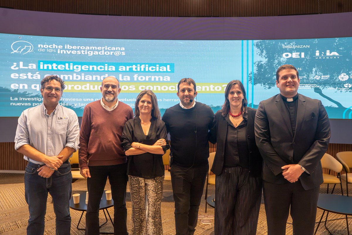 SENCI_Uy's tweet photo. 📢 Se inauguró la Noche Iberoamericana de l@s Investigador@s en la @UCUuy.
Un evento liderado por la @OEIUruguay
➡️El Secretario de la #SENCI en sus palabras destacó el valor de esta instancia para visibilizar y empatizar con el trabajo diario de construir conocimiento.
🧵👇 https://t.co/mTuh7LjhwN