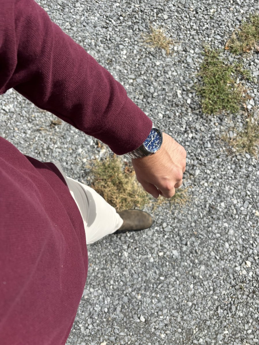 BradDaddyLLC's tweet photo. 57 degrees out. Opening day for the Knit-Fleece Q-Zip Blundstone boot combo. https://t.co/iZ2FAF9JNw