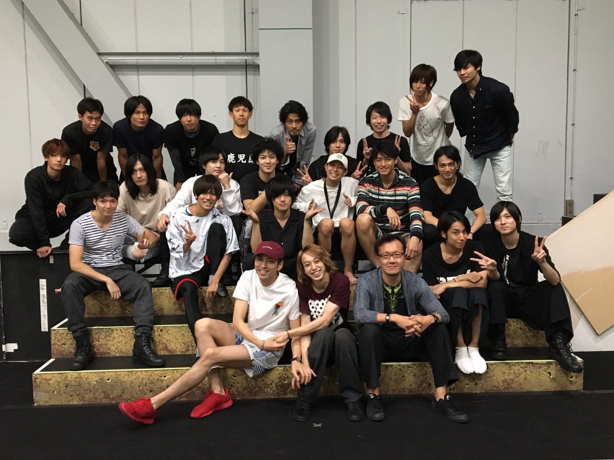nishimori__hide's tweet photo. 「メサイア悠久乃刻」大千秋楽から9年。皆で突き詰めた、キャラクターたちの深い心。
勇貴が見せたミツの最期への悲嘆は美しかった。「人が死ぬって、大変なことなんだ」このシンプルな台詞が、大志の気骨、そして俳優キャストの作る空気で、今も魂に刻まれる台詞に。この作品は、今も宝。
#メサイア https://t.co/lGFzLL9cR0