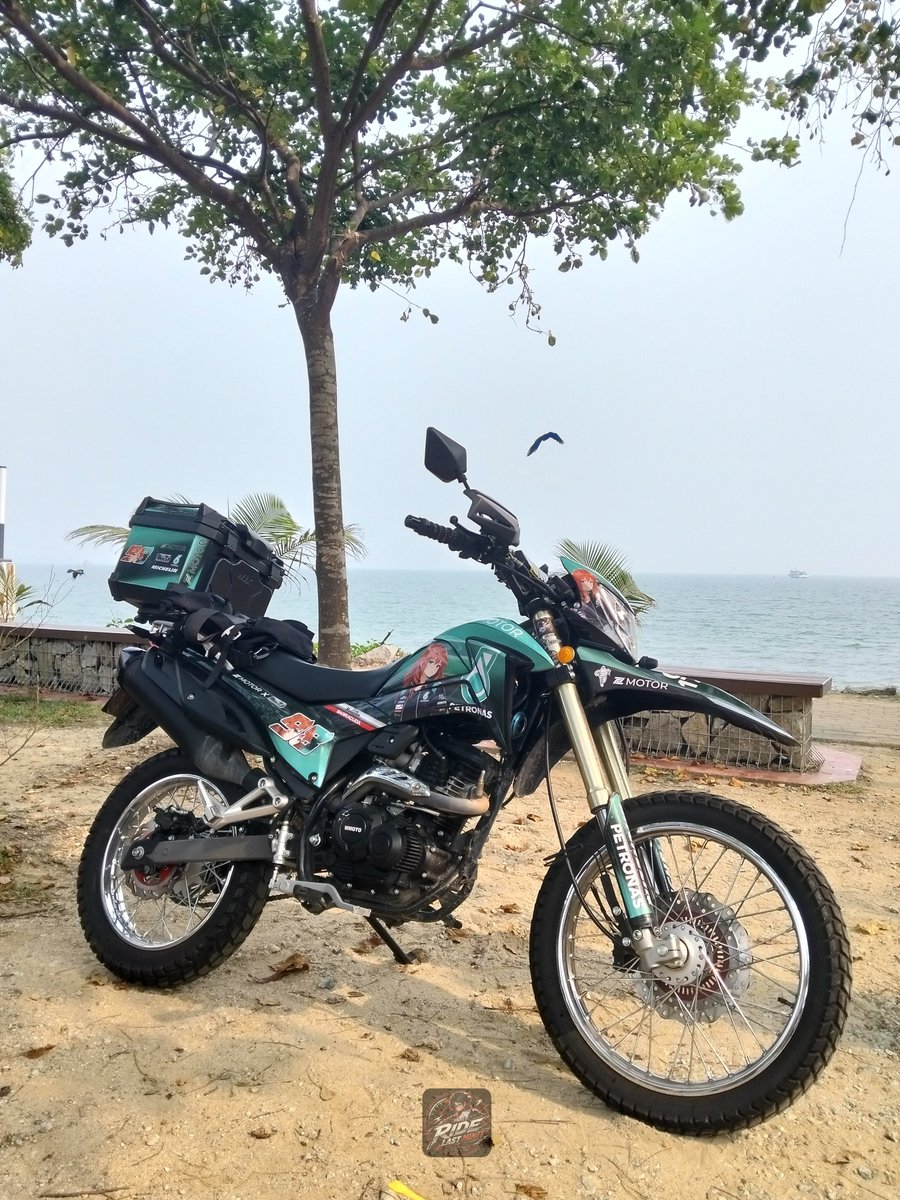 FauzanFZmy's tweet photo. R.L.M Hari Malaysia 🇲🇾

#WMOTO #Hawk200i #Convoy #Ride #BikeLife https://t.co/qoqk7gYkhB