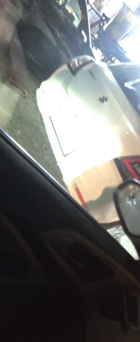 KeshavP03213345's tweet photo. @dtptraffic munirka road these car books the entire road @DelhiPolice https://t.co/fnUptGVNbG