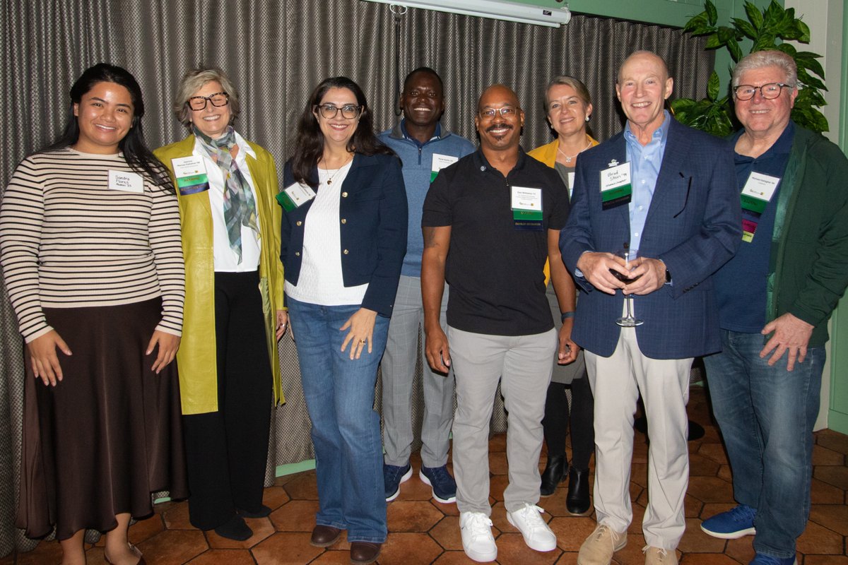 Costello_Biz's tweet photo. Nothing but smiles at last night’s @georgemasonu Tech Industry Connect event! Thank you to our event sponsor, @FairfaxEDA for making this and other events possible!

Our next connect event is Sept. 30, at Settle Down Easy Brewing Co. Register to join us ➡️ https://t.co/vypE0vItNL https://t.co/u8CZck7dQT