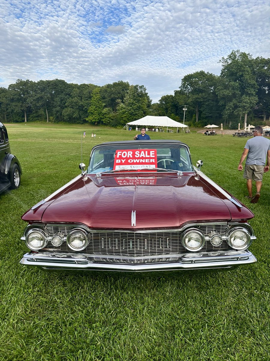 HopsOnTheHill's tweet photo. TONIGHT! 🚨🚘🍻 Last Cruise Night of the Season Thursday 4-8, all cars welcome! 🚙🏎️🛻 Thank you to all who joined us each week!
🍕Burning Peel Pizza Truck 4-8
🍦MooRAAH Ice Cream Truck 5-8 
🎶Live Music by Kent Besocke 4:30-7:30

#HopsontheHill #GlastonburyCT #CTbrewery #CTcars https://t.co/JIx6guEsHU