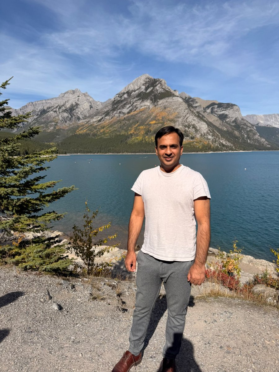 MudassarAPP's tweet photo. Lake Louise is glass. The air smells like pine and snowmelt. You can hear nothing but your own breath.

This is Canada at its wildest. 🏔️💙
#BanffNationalPark #ExploreAlberta https://t.co/bwH8GQuBUk