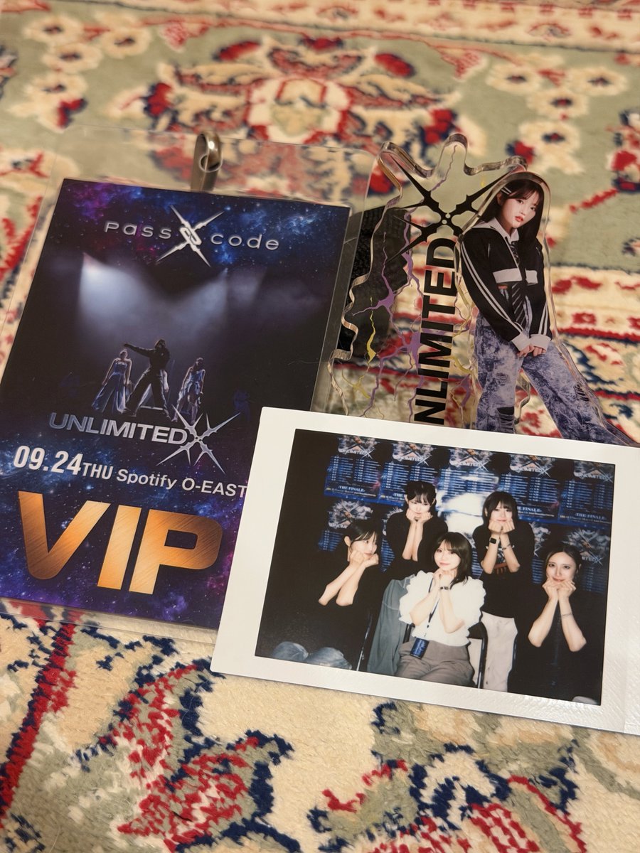 sakurakg_1230's tweet photo. PassCode 初VIP♡渋谷♡
爆美女4人に囲まれて幸せー!
可愛い顔して!かえは私の好きそうな顔して!でこれでやばい、気付いて私😥
この4人があんなにばちばちでかっこいい最高なライブするんだもん、絶対PassCode来た方がいいに決まってるᵔદᵔ横浜も追加しよっかな😸🎶
#PassCode #PC_UNLIMITEDX https://t.co/1UKA1BBI9f