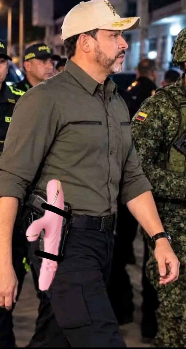 ResistamosCol's tweet photo. Jajaja jajajaja jajaja jajajaja jajaja jajajaja jajaja jajajaja jajaja jajajaja jajaja jajajaja jajaja jajajaja jajaja jajajaja jajaja jajajaja la pichola de ADELA, la consiguió en su patrullaje en Santa Marta 😂🙈🖕🏽 https://t.co/1xgJ6tf5p6