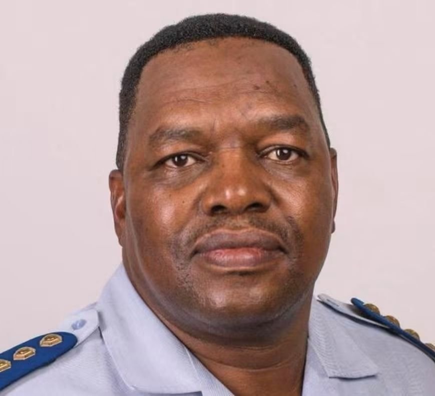Simphiw02617472's tweet photo. OPEN LETTER TO @CyrilRamaphosa 

Dear @CyrilRamaphosa now that Fanie Masemola charges has been withdrawn

Kindly can you reinstate him to his position as the NC, @SAPoliceService needs stability in leadership 

We as South Africans we don't want Dimpane there, infact we hate her https://t.co/QCIwfriipD