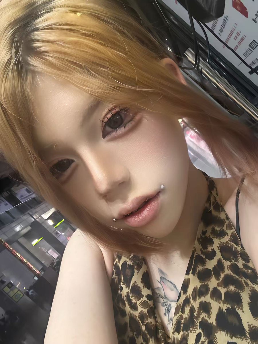 28qk0r's tweet photo. 本来喉咙就发炎了，还一直让我调教他，结果导致所有的气都撒在他的鸡吧上当面是为人政义和道德的道法老师结果背地里是个多毛的骚狗##ts.#4i.#武汉ts.#长沙ts.#南昌ts.（🉑线上线下一对一上课）QQ2️⃣0️⃣9️⃣0️⃣4️⃣4️⃣8️⃣0️⃣5️⃣1️⃣🚪88支付口令通过（口嗨.嘴泡拉黑） https://t.co/h1nr7PVldR