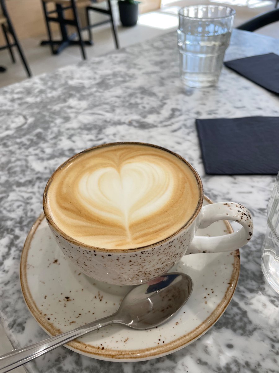 MonsoonEstates's tweet photo. Great new coffee place in Moreton in Marsh @mor_bakery https://t.co/hHhAq9JSEP
