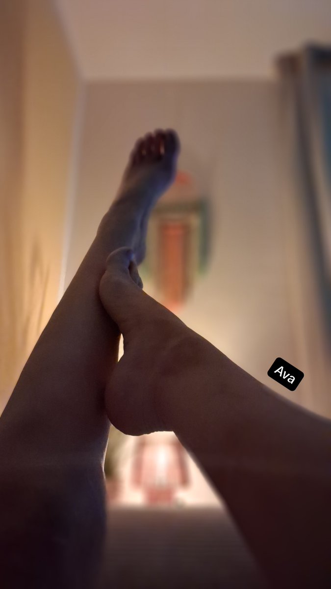 avalumi6's tweet photo. #feetfetısh 
#pur https://t.co/hZfZS03tM4