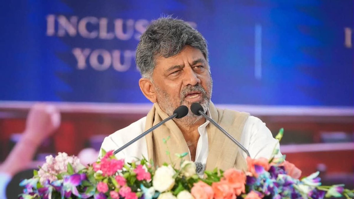 AsianetNewsSN's tweet photo. 'ಬೆಂಗಳೂರಿಗೆ ಬಂದ ಶಾಸಕರು ಬಿಟ್ಟು ಹೋಗಲ್ಲ, ಎರಡೆರಡು ಮದುವೆಯಾಗಿದ್ದಾರೆ': ವಿಧಾನಸಭೆಯಲ್ಲೇ ಸಿಎಂ ಡಿಕೆಶಿ ಸ್ಪೋಟಕ ಹೇಳಿಕೆ!
Read More: https://t.co/3ZQoWCydlQ
#DKShivakumar #AssemblySession #BPHarish #KarnatakaPolitics #BengaluruNews #KarnatakaAssembly #KannadaNews
