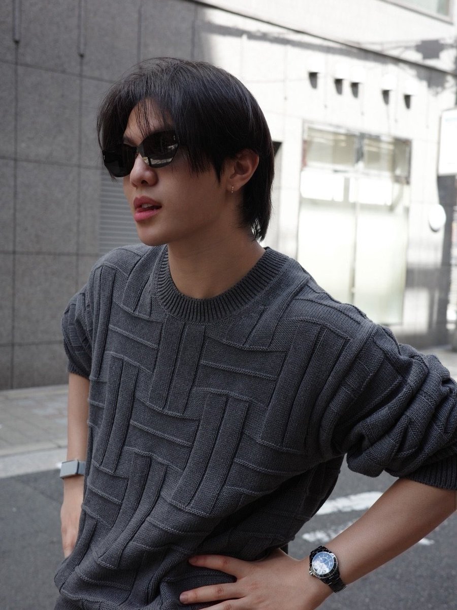 hope_bpn's tweet photo. ตอนอยู่นิ่งๆหล่อมากเลยนะเว้ย หล่อแบบอห หล่อ! พอขยับเหมือนโดนไฟช็อตไงไม่รู้ โคตรดื้อแต่น่ารักนะ 🫠 https://t.co/aYhsGzOhGt