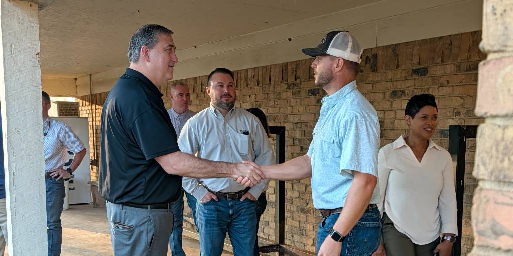 farmcredit's tweet photo. Congressman @RepNateMoran recently joined Texas Farm Credit at a customer operation for a roundtable discussion and farm tours in 📍 Rusk County, Texas.

Rep. Moran toured Good Springs Wood Products, the diversified timber, sawmill, cattle and poultry operation of Texas Farm Credit customer-owners Wes and Tiffani Chandler. He also joined other Texas FCS producers at a roundtable to discuss their farms, the importance of investing in agriculture's next generation, and challenges facing rural East Texas.

We appreciate Rep. Moran's support for agriculture on Capitol Hill and look forward to working with him and other members of Congress to support farmers and ranchers in Texas and beyond.