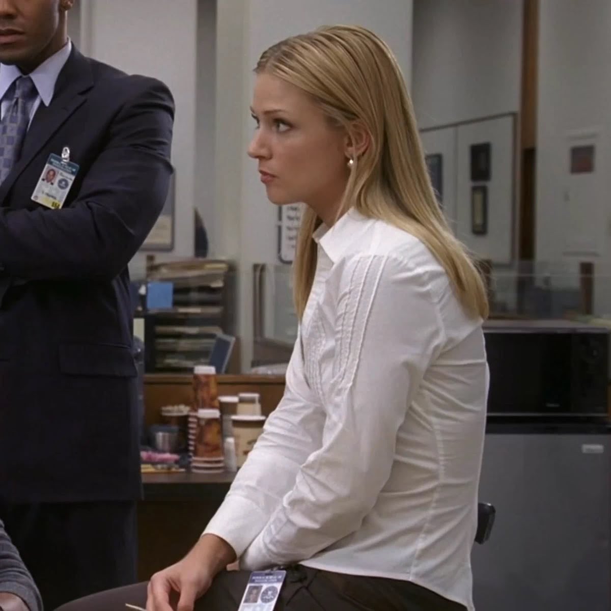 jareauist's tweet photo. She brought a very crucial 25 year old energy to the BAU back then https://t.co/mgZsmuCVr6