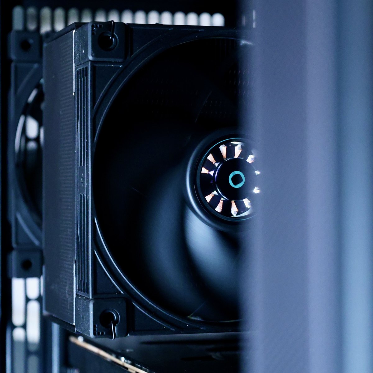 Deepcoolglobal's tweet photo. It’s all in the details. 👀 The finish. The machining. The refined design.
AK700 VC is built to make every angle count.🖤
Air cooler: AK700 VC
#deepcool #ak700vc #airflow #pcbuilding #fps #gamingpc #gamerlife #esports #cpucooler #lga1851 #am4 #am5 #memes #gpu #ram https://t.co/andZVwinJF