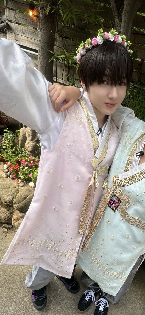 SAKUYAmoment's tweet photo. 추석 기념 한복 사쿠야 https://t.co/sMESYcoaBM