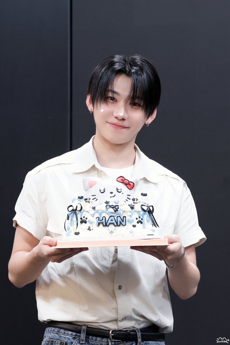 3ovoiike's tweet photo. 제일 잘생긴 한이야 생일 축하해!!💞

#박한 #PARKHAN
#차웅기 #WOONGKI
#아홉 #AHOF https://t.co/I3QwvBc65N