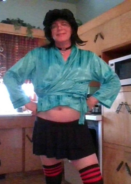 m4goodtimes's tweet photo. Kandy flashback, Summer of '21, #CD #crossdress #older #mature #shinybluetop #blackmini #panties #thong #ass #kisses xx oo 💋💋 https://t.co/D678qmhV9o
