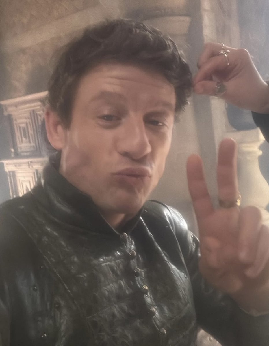 lem0nycakes's tweet photo. i miss my wife deeply it hurts, come back “ james norton on the set of house of the dragon ” the kids miss you https://t.co/JvCQQoazhn
