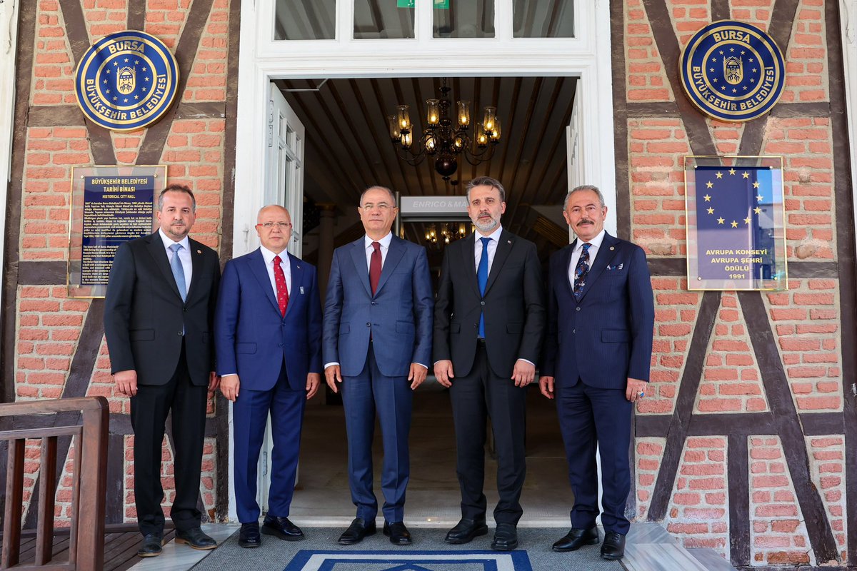 davutgurkan's tweet photo. Genel Başkan Vekilimiz Sayın Efkan Âlâ ile birlikte Büyükşehir Belediye Başkan Vekilimiz Sayın Şahin Biba’yı ziyaret ettik.

Türkiye Yüzyılı’nın ruhunu Bursamızın her köşesinde eserlerimizle ve hizmetlerimizle yaşatmaya devam ediyoruz. 🇹🇷

#TürkiyeYüzyılıBuluşmaları

@efkanala https://t.co/mZRloDUTlQ
