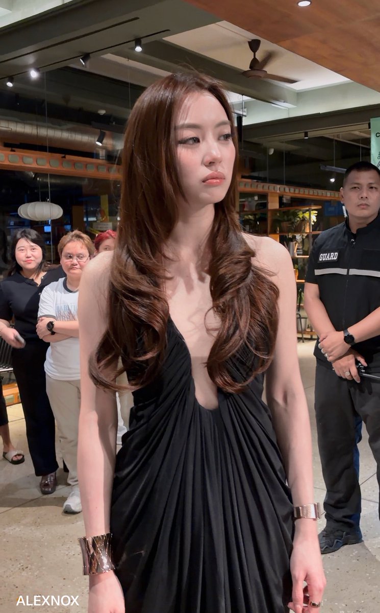 Alexnox_alex's tweet photo. ไม่ได้ติดทำมีม แต่มีมติดหมวยเอง🤣🤣

MIU NATSHA FACE OF SNATCH
#MiuXSnatchTH
#หมิวณัชชา #MiuNatsha https://t.co/URo3sa89Sk