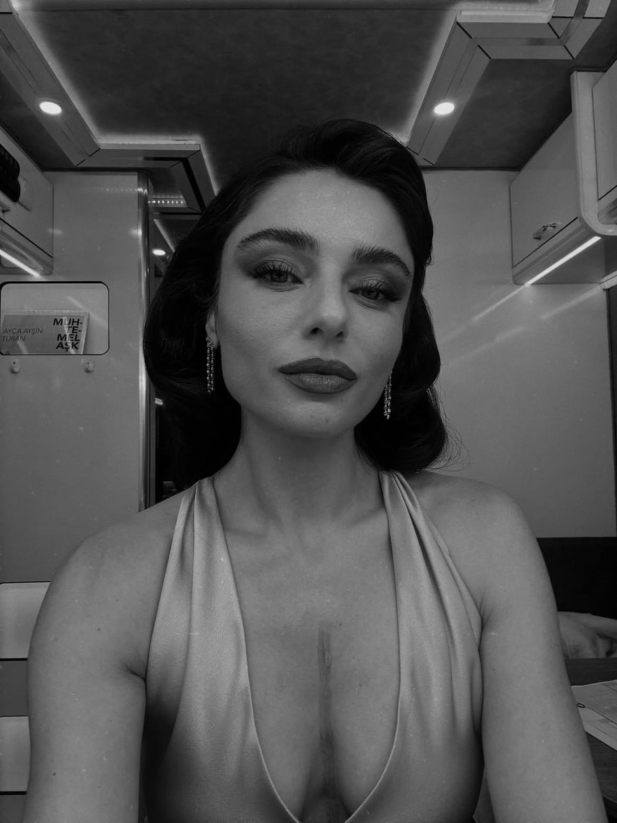 bestofaycaaysin's tweet photo. #MuhtemelAşk #AyçaAyşinTuran https://t.co/wfzyGe7Qj0