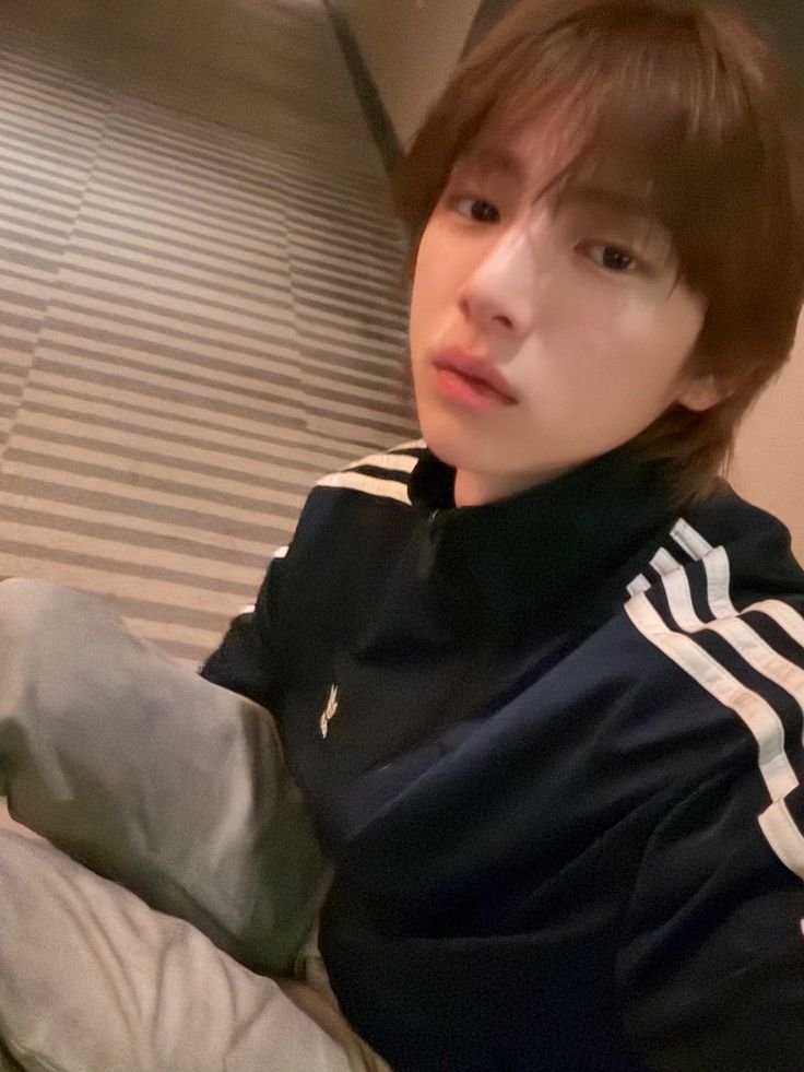 shoulderkimjju's tweet photo. adidas on top! 

#COSD #CoerSelcaDay #coerville #juhoon #cortis https://t.co/Qg896mqYIs