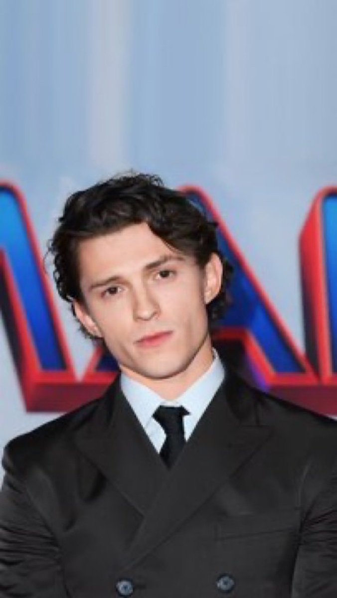 Ladyqut1's tweet photo. The face  verse the body

Tom Holland 🔥 https://t.co/MA1JHJ3Kyu